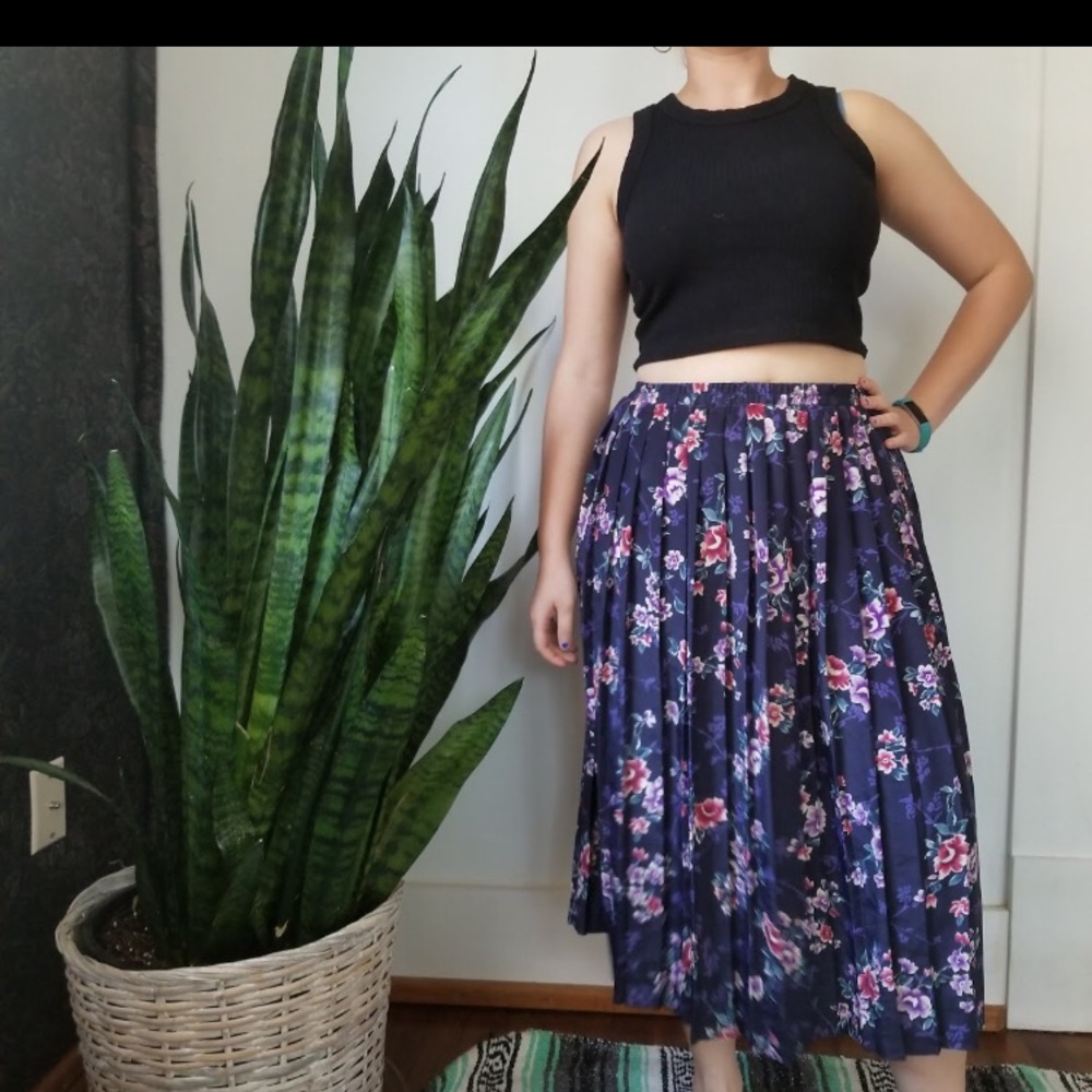 Floral pleated skirt